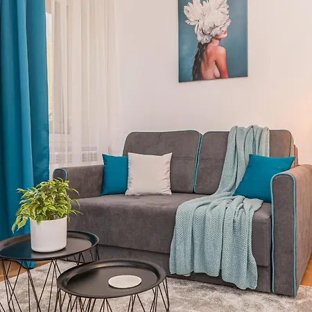 Garden Hideout - Central Apartment Braşov Extérieur photo