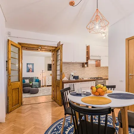 Garden Hideout - Central Apartment Braşov Extérieur photo